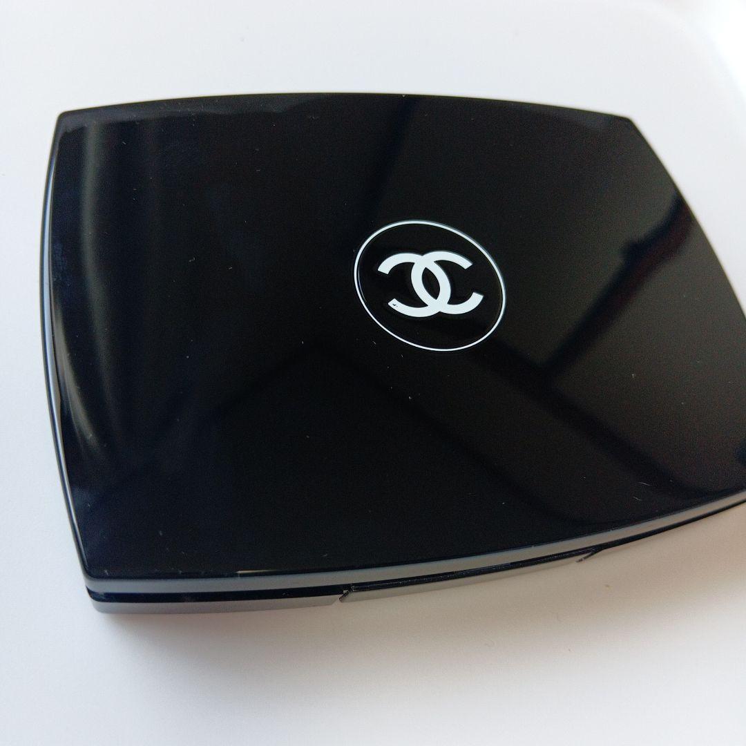 【美品】CHANEL ウルトラルタンコンパクト 20 ファンデーション