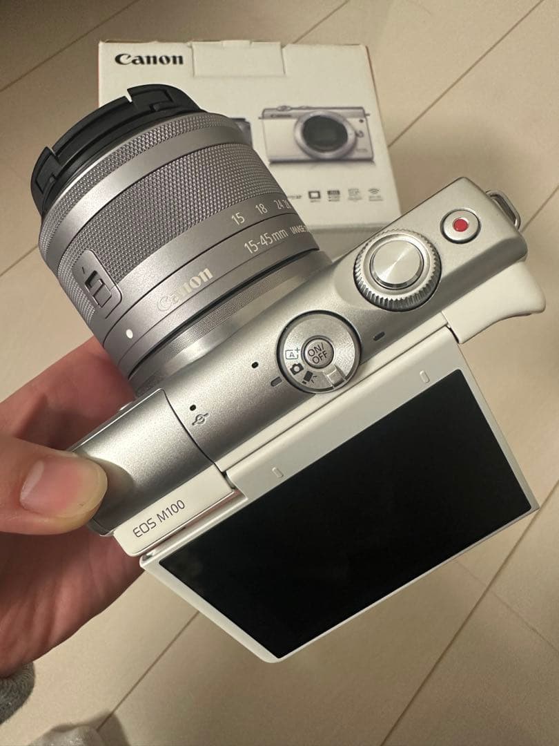 Canon EOS M100 ミラーレスカメラ 15-45mmレンズ付き