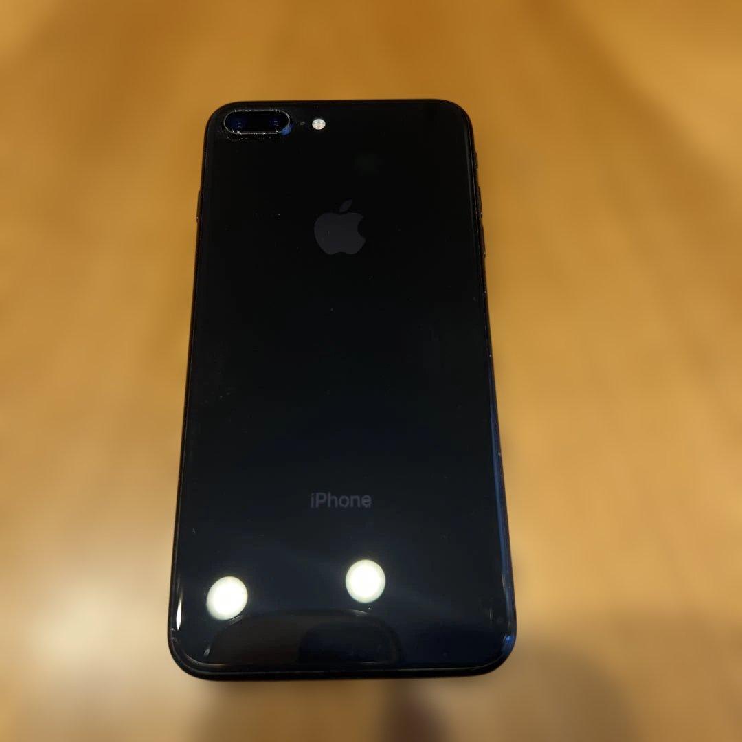 と*ー様 Apple iPhone 8 Plus ジェットブラック 本体