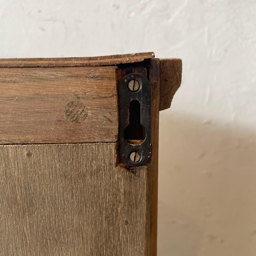 ビンテージ ウォールガラスキャビネット 剥離