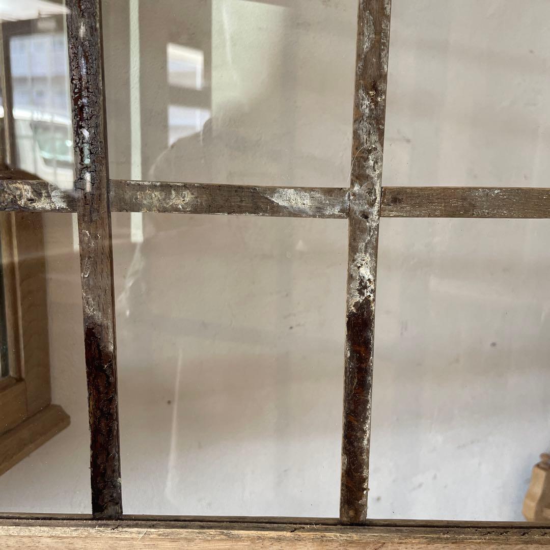 ビンテージ ウォールガラスキャビネット 剥離