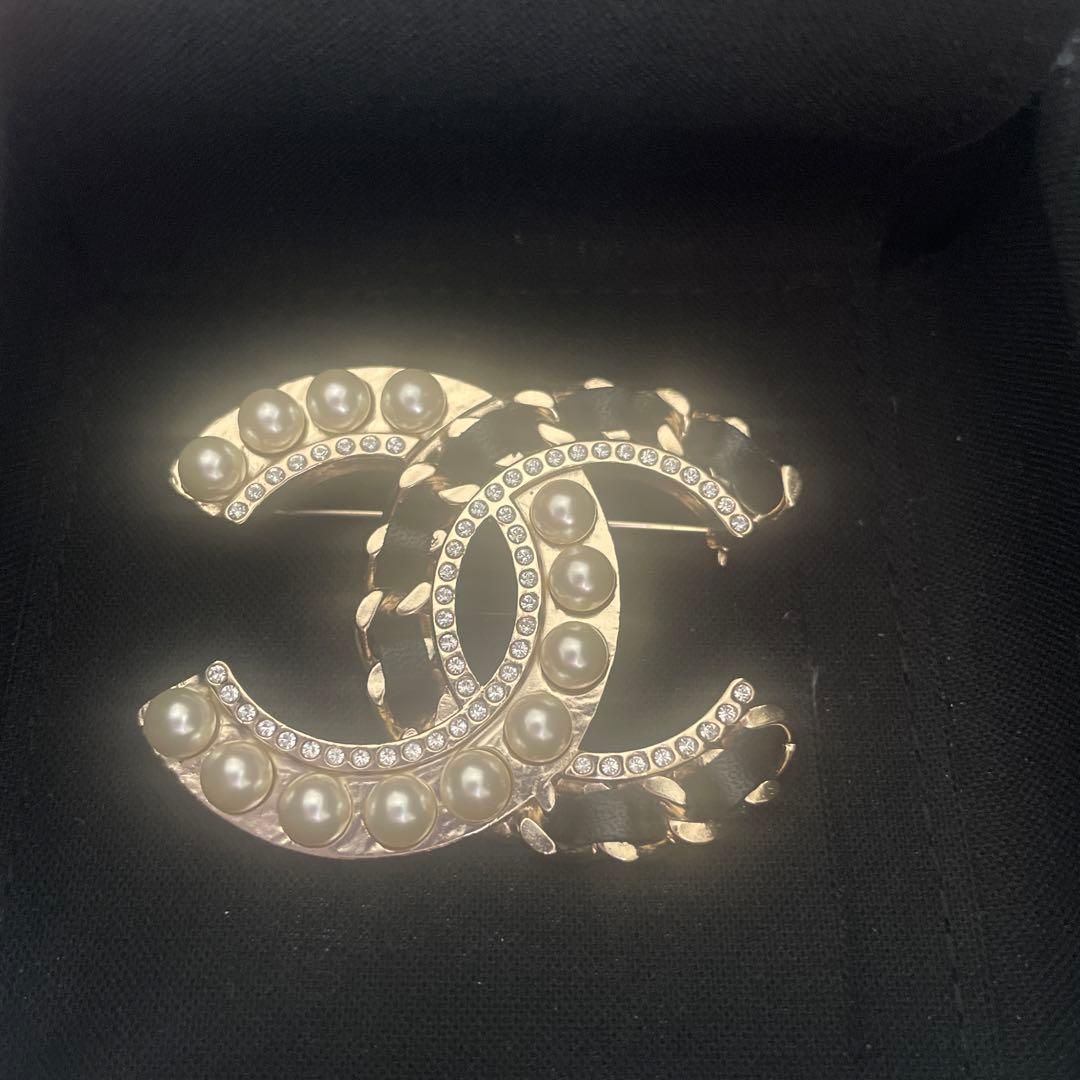 CHANEL パール CCロゴ ブローチ