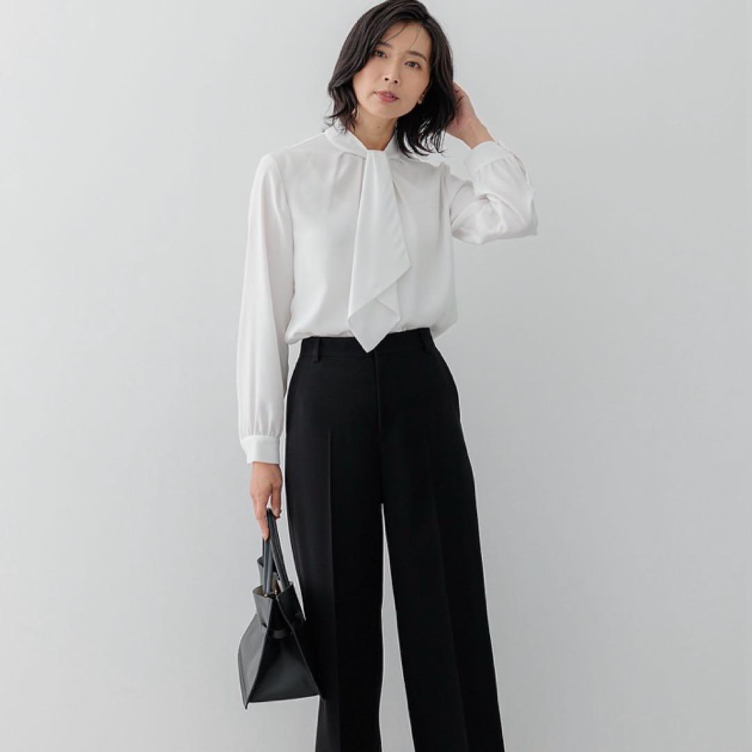 新品未使用タグ付　23区　バックサテンアムンゼン ボウタイ付き 2wayブラウス