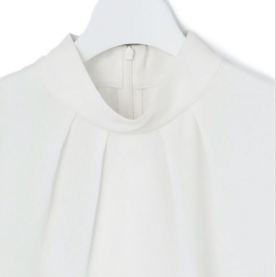 新品未使用タグ付　23区　バックサテンアムンゼン ボウタイ付き 2wayブラウス