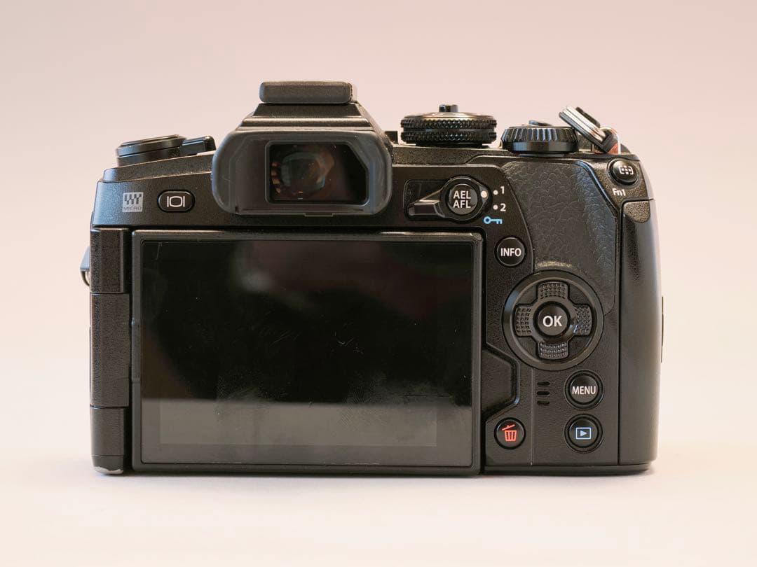 デジタルカメラ OLYMPUS OM-D E-M1 mark ii