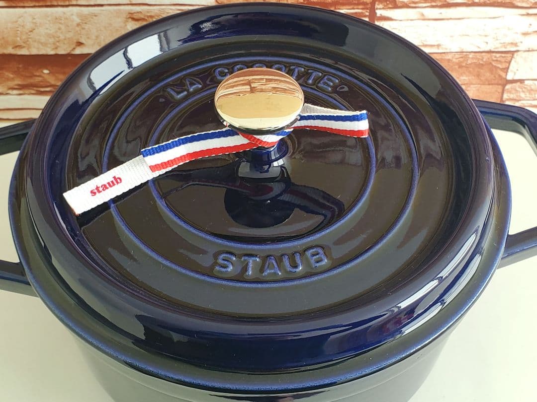 【美品】staub ピコ・ココット ラウンド 　22㎝　ストウブ