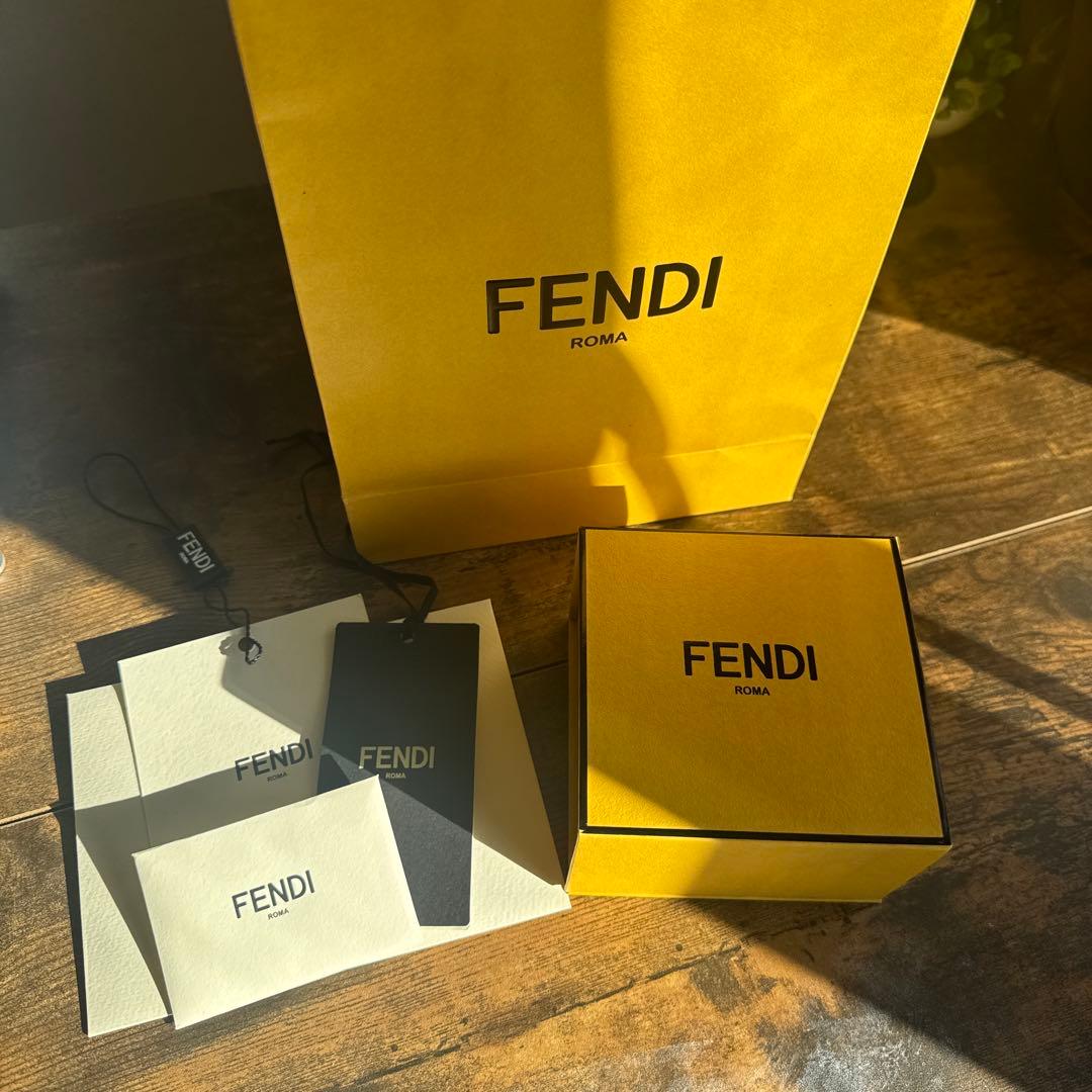 FENDI BAGUETTE BRACELET / L ボックス付き