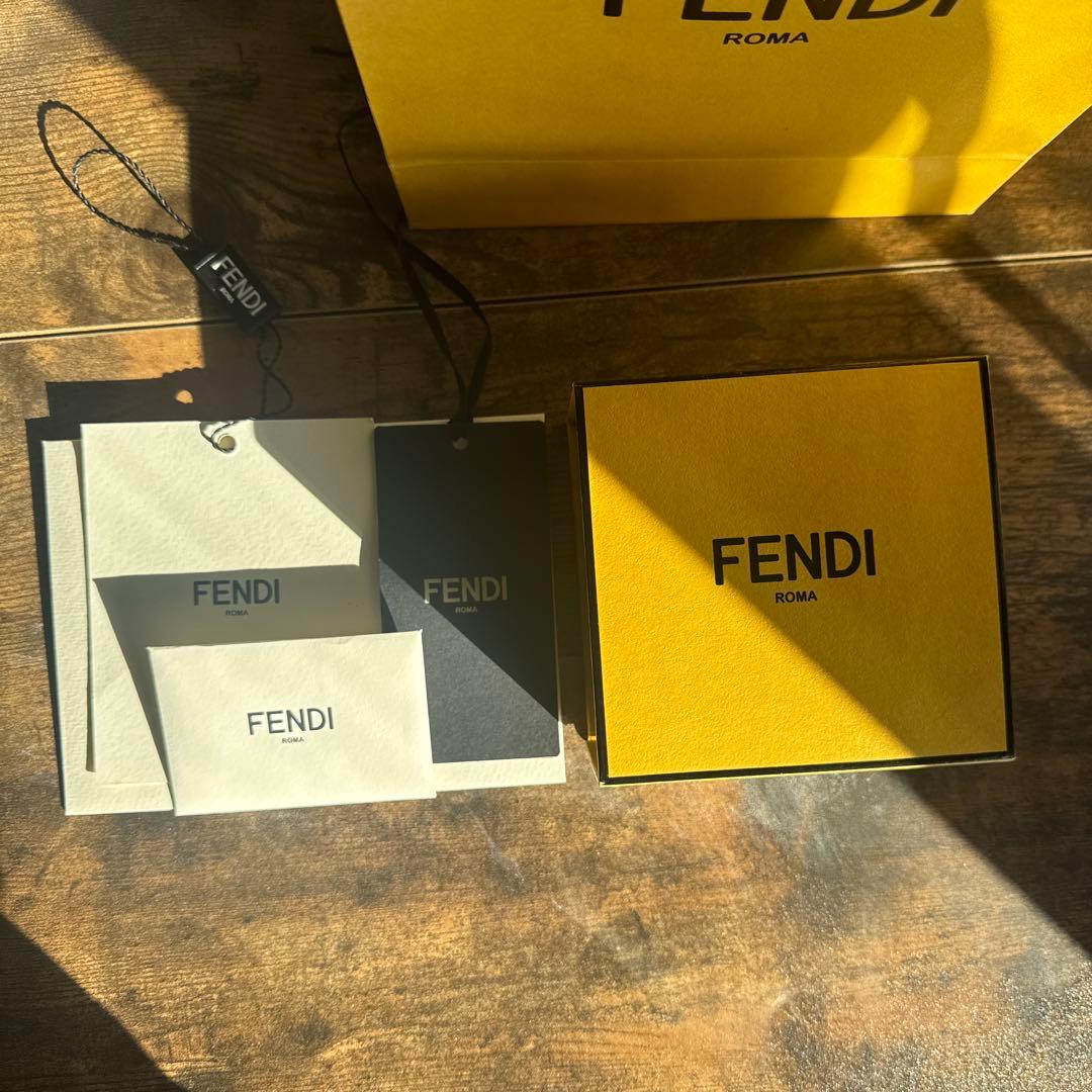FENDI BAGUETTE BRACELET / L ボックス付き