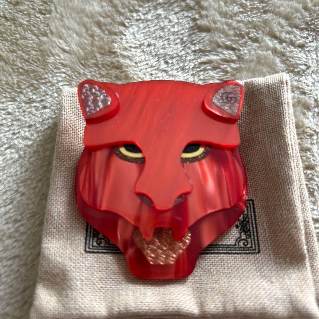 激レア　GUCCI レッド　虎　タイガー　ブローチ