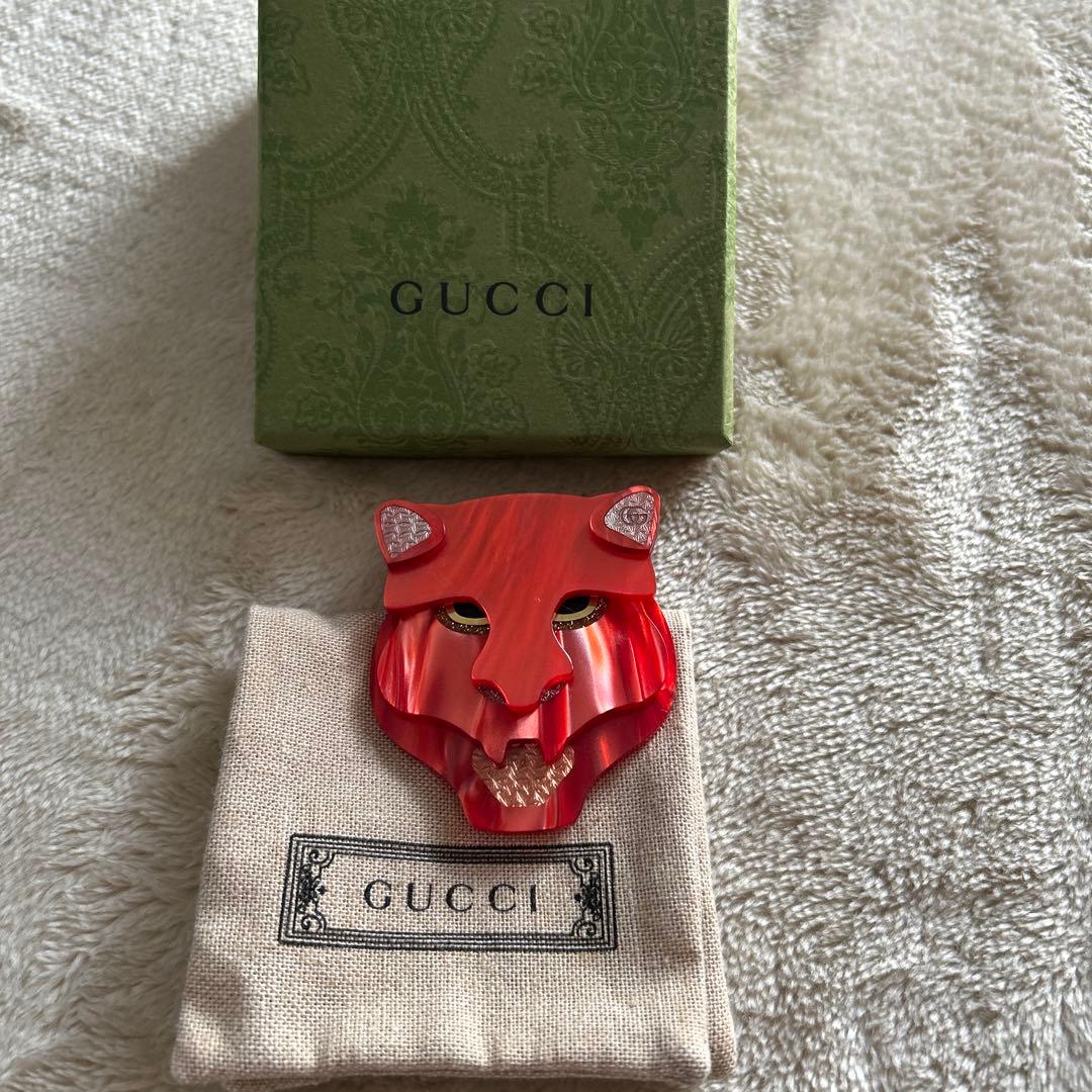 激レア　GUCCI レッド　虎　タイガー　ブローチ