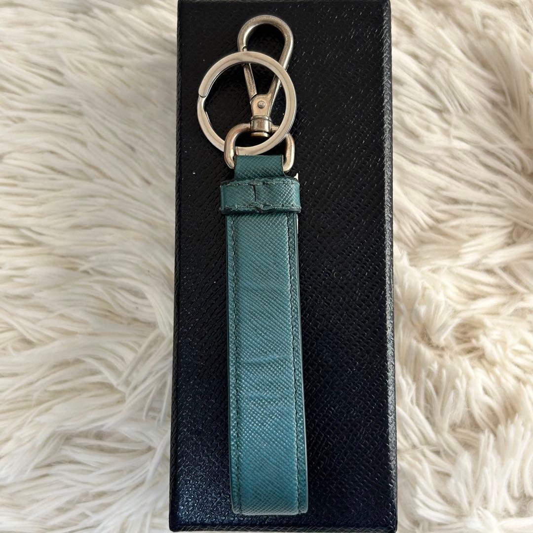 希少カラー✨プラダ　キーホルダー　キーリング　チャーム　レザー　緑　箱付き