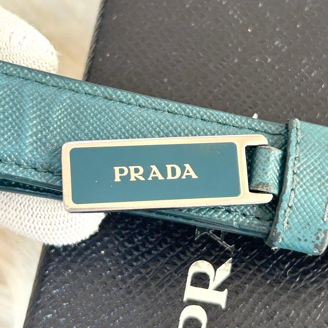 希少カラー✨プラダ　キーホルダー　キーリング　チャーム　レザー　緑　箱付き