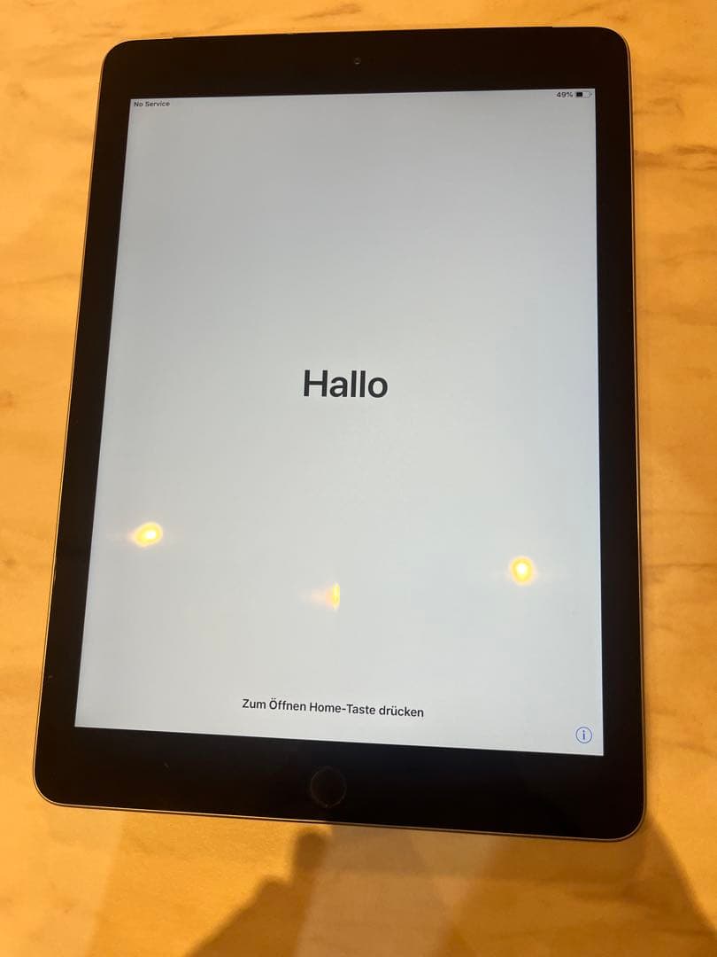 Apple iPad 第6世代(2018)シルバー 本体