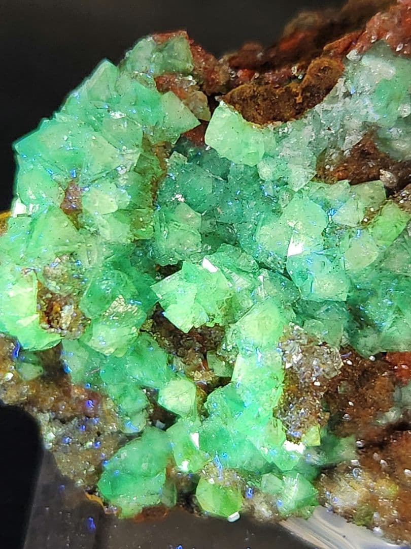 高品質✨キュプリアン アダマイト＆カルサイト母岩付き結晶原石