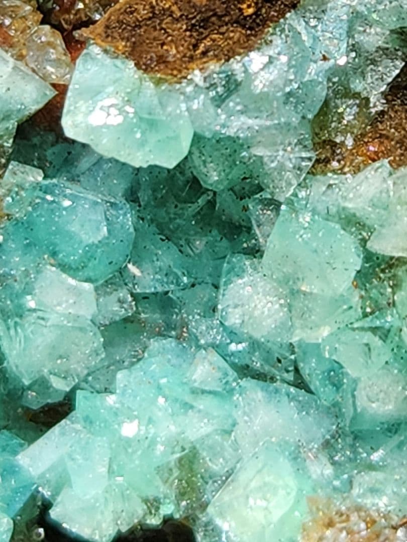 高品質✨キュプリアン アダマイト＆カルサイト母岩付き結晶原石