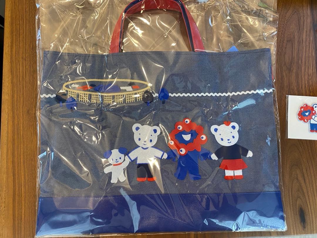 ファミリア　万博会場限定バッグとワッペンのセット　EXPO2025