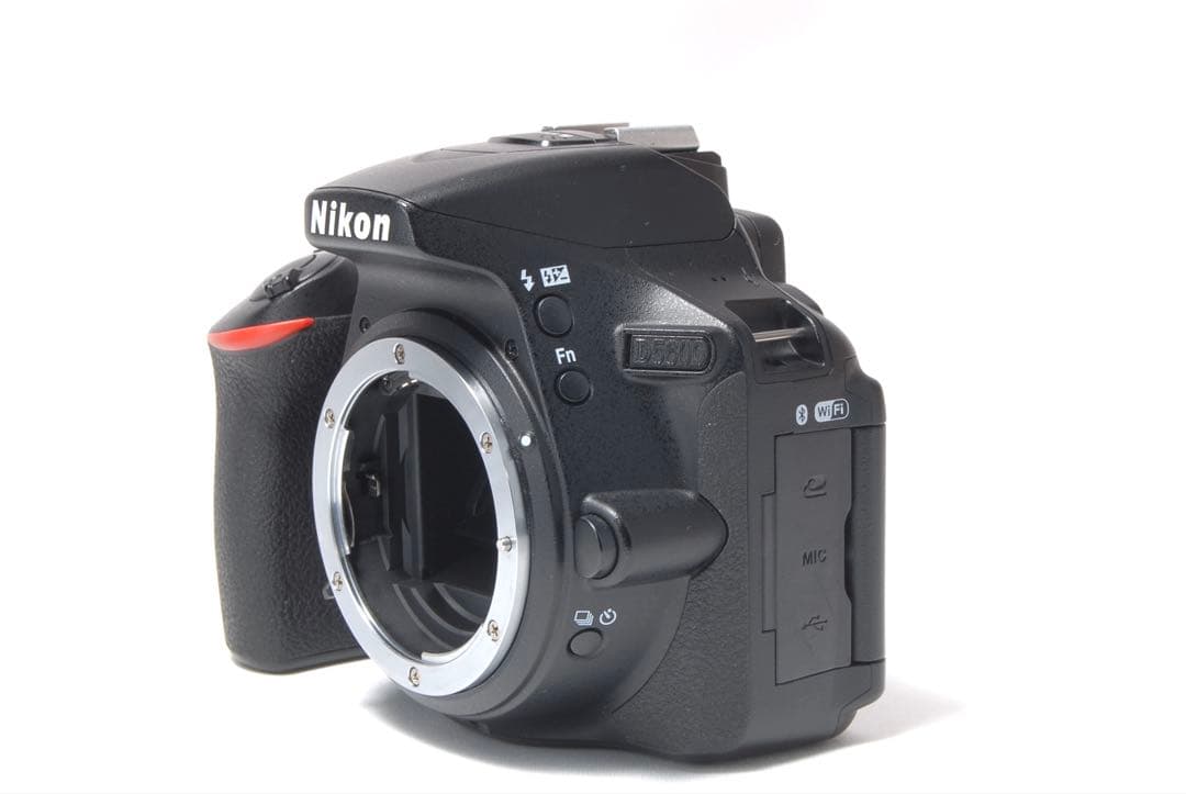 WiFi機能搭載 高画質 Nikon D5600 レンズキット 届いてすぐ使える