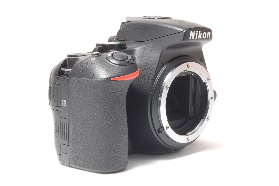 WiFi機能搭載 高画質 Nikon D5600 レンズキット 届いてすぐ使える
