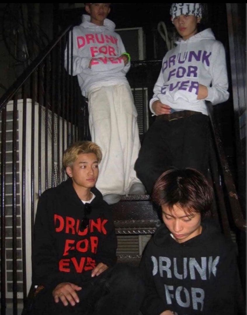 DRUNK FOR EVER 黒赤　パーカー