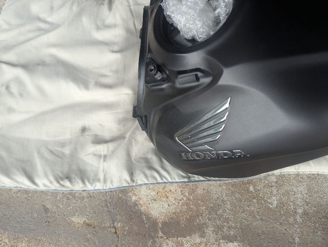 HONDA CB650R 2023年式 タンク