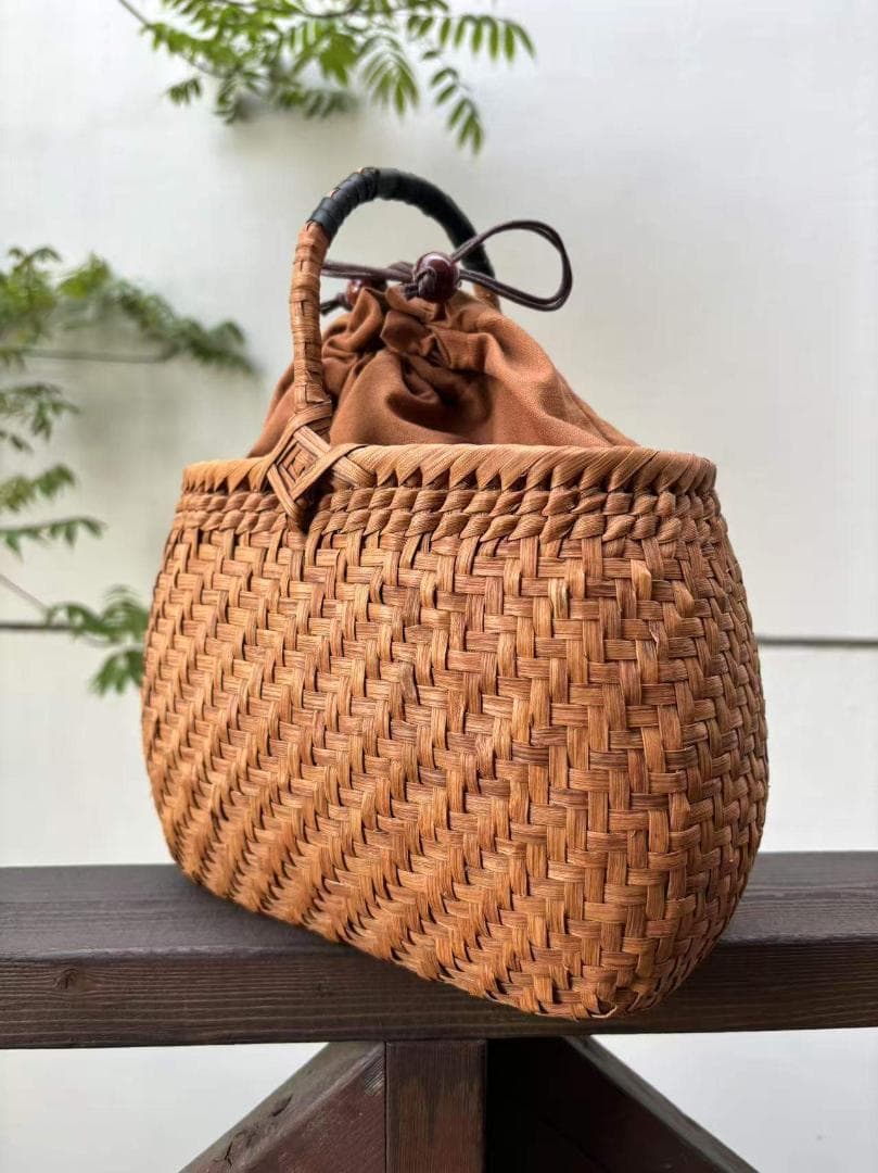 山葡萄　山葡萄籠バッグ　手編み　山葡萄かごバッグ　網代編み　内布あり