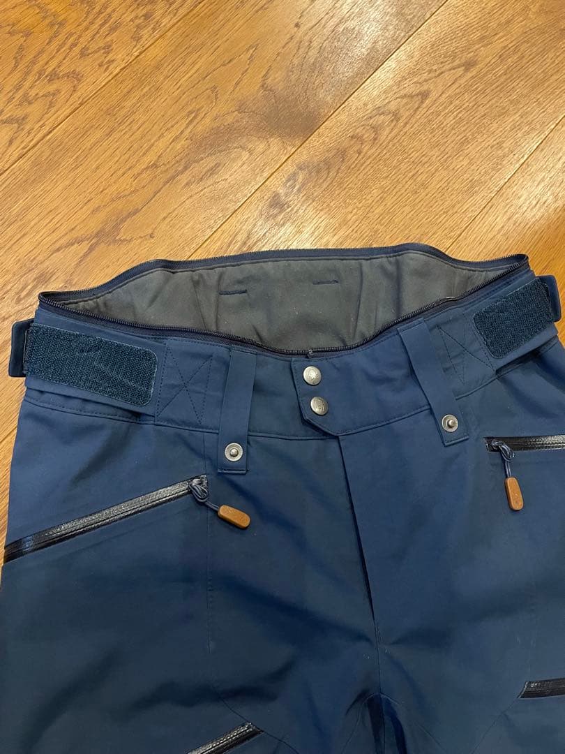 【美品】Norrona Tamok Gore-Tex スキーパンツ 女性用M