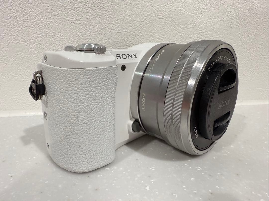 美咲さん専用 【美品】SONY α5100 ミラーレス一眼　単焦点レンズキッド