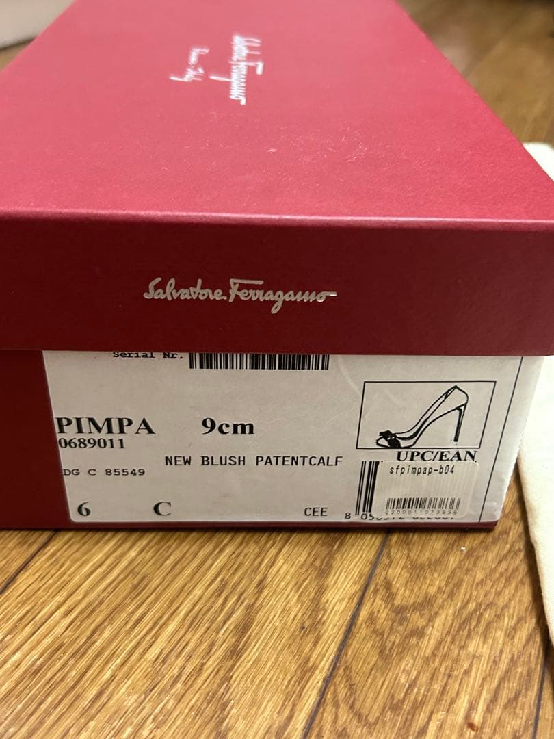 新品 フェラガモ ハイヒール サイズ6