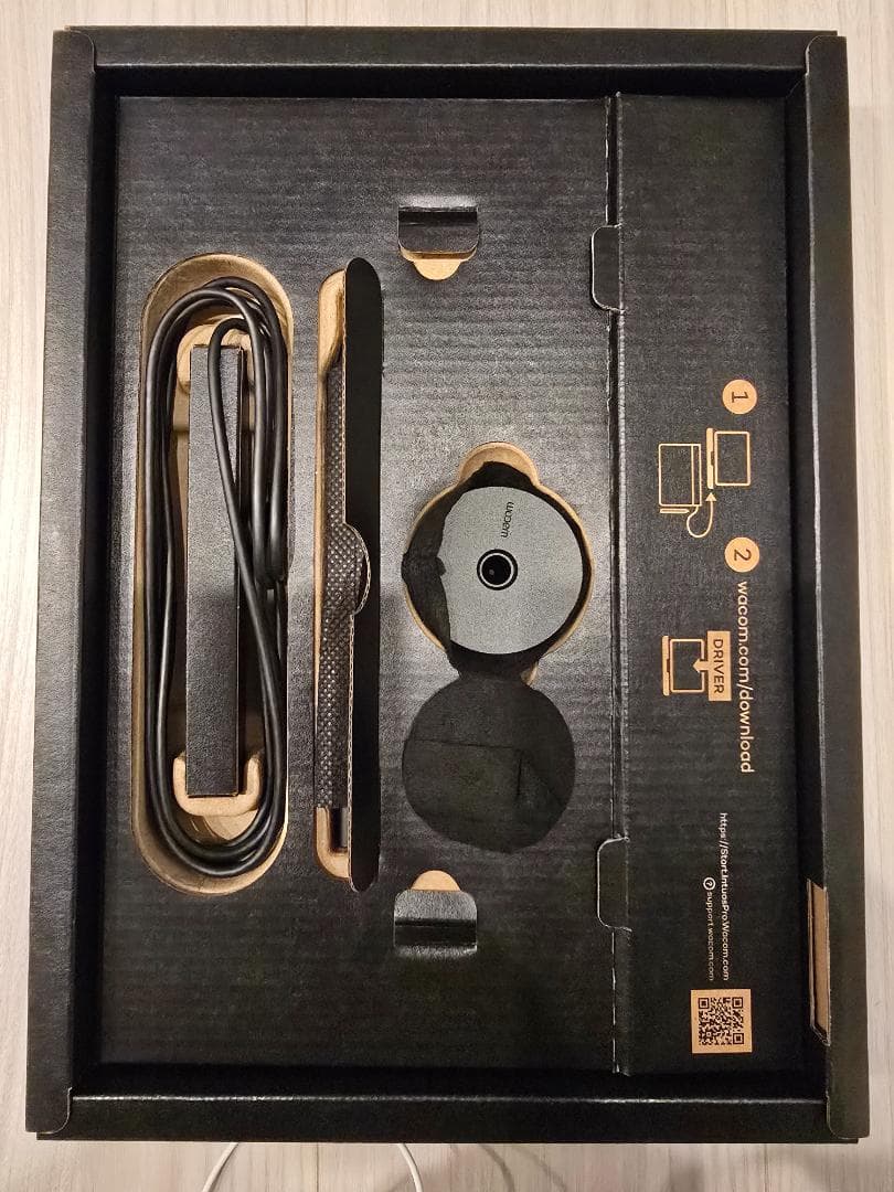 液タブ・ペンタブ WACOM Wacom Intuos Pro 2025 medium