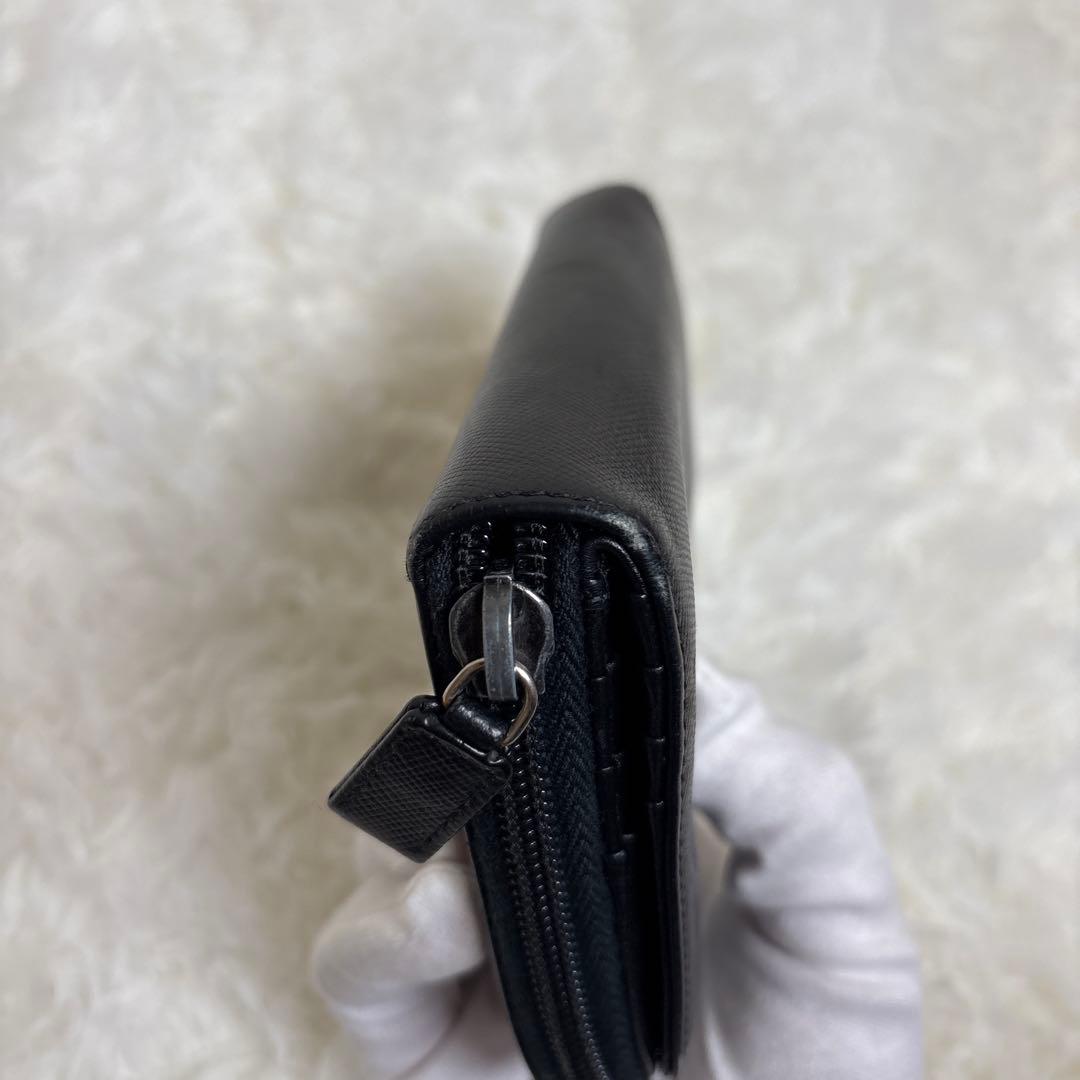 【良品✨】PRADA 二つ折り財布　三角ロゴ　レザー