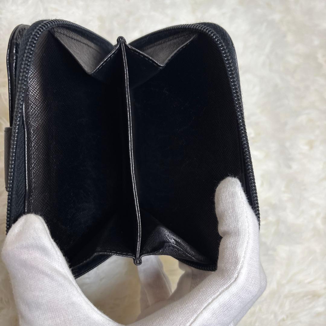 【良品✨】PRADA 二つ折り財布　三角ロゴ　レザー