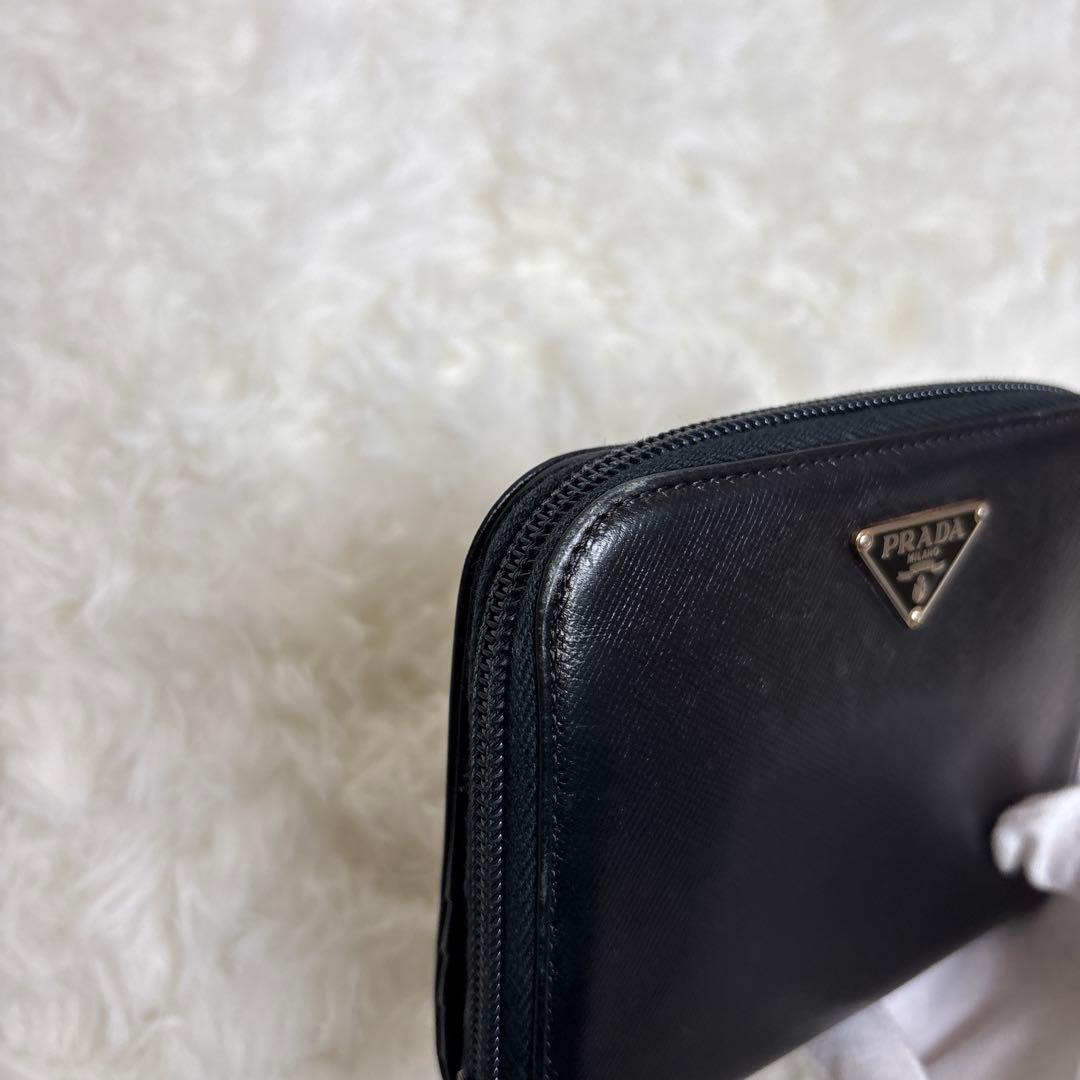 【良品✨】PRADA 二つ折り財布　三角ロゴ　レザー