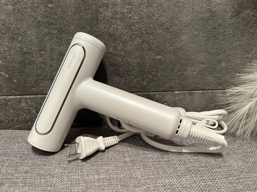 FESTINO ツヤモイストドライヤー　ホワイト
