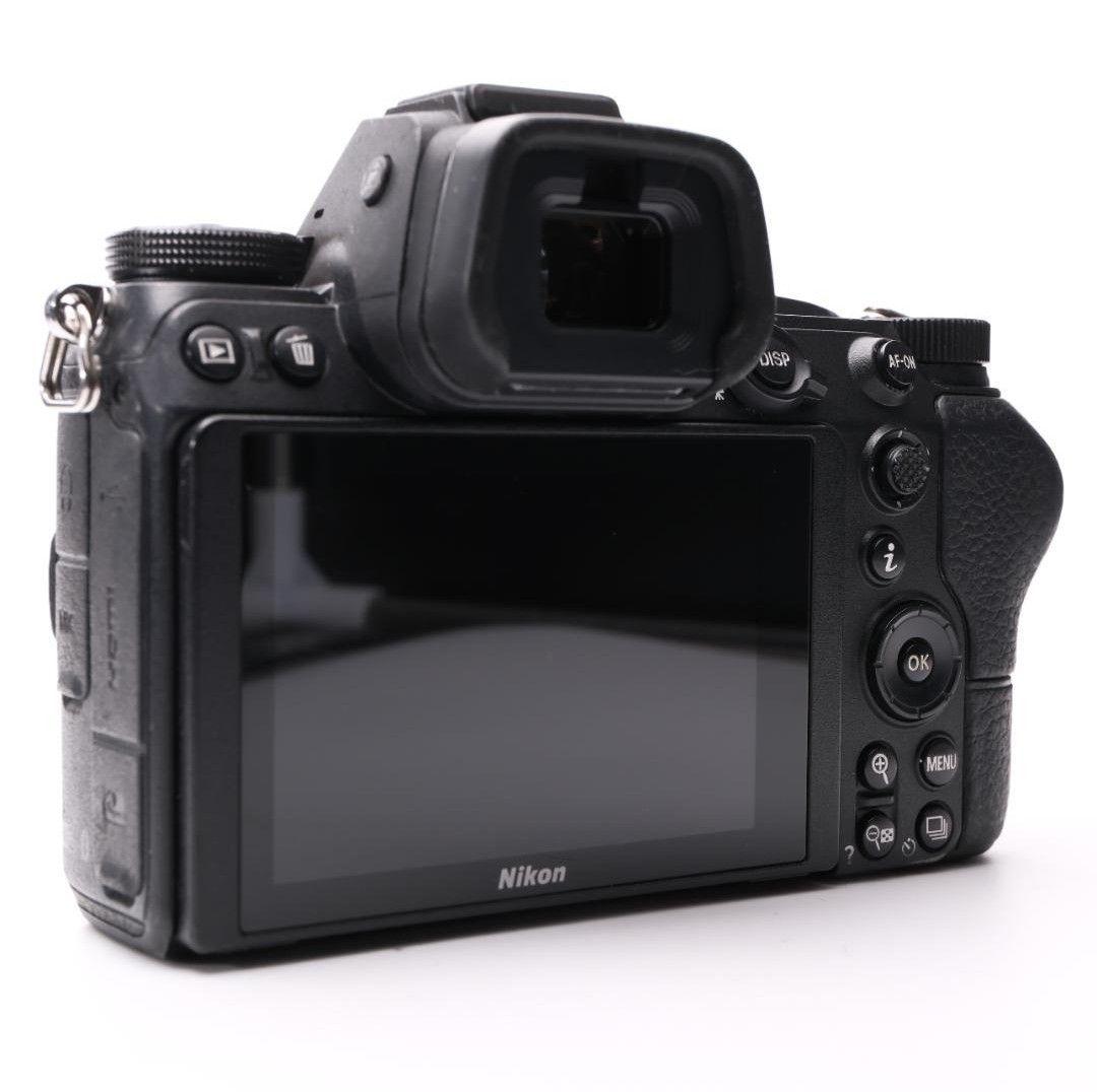 Nikon Z 6 ミラーレス一眼カメラ