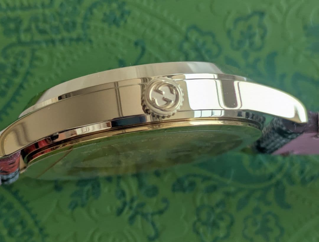 新品未使用　GUCCI　腕時計　ストロベリー　YA1264133　38ミリ