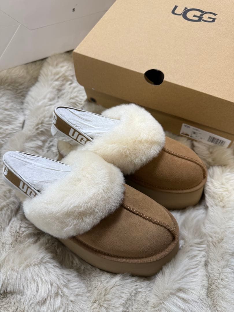 UGG FUNKETTE アグ ファンケット 厚底 ファー サンダル ムートン