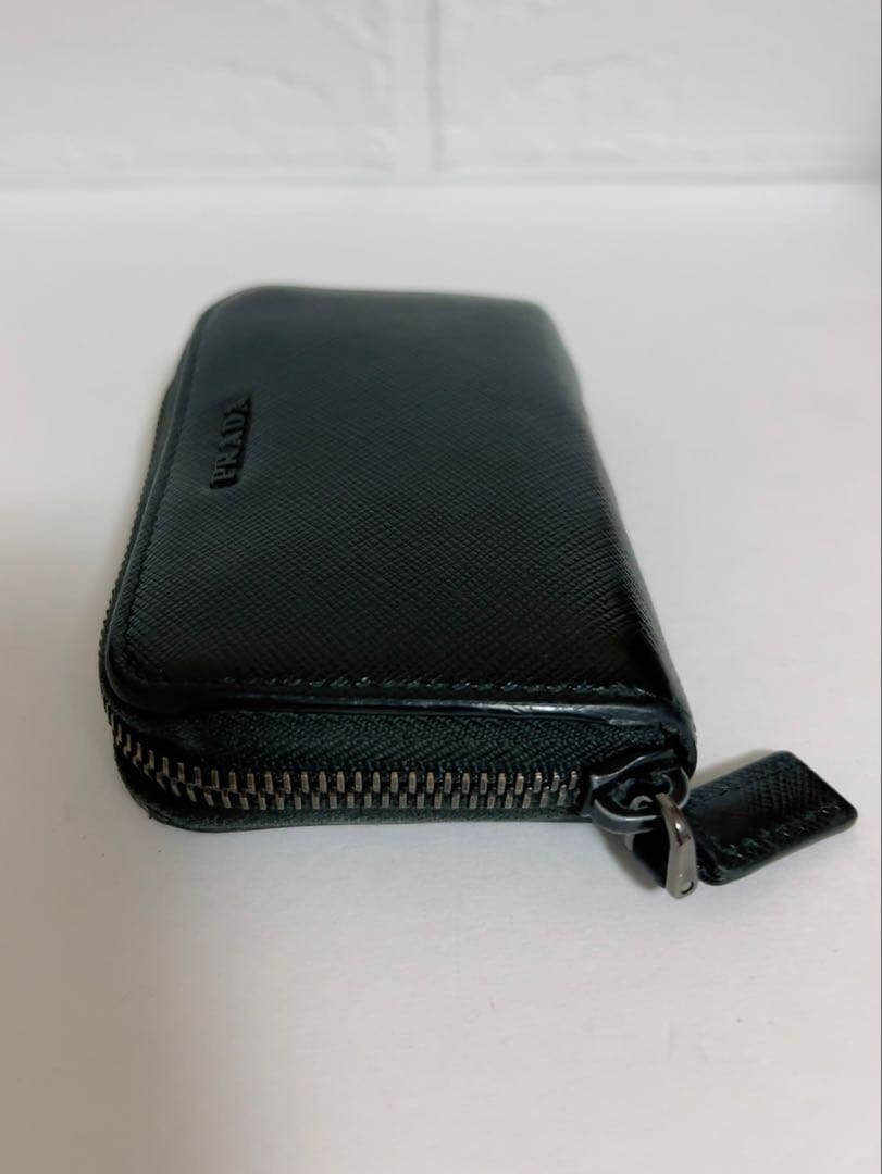 プラダ　PRADA ケース　小銭入れ　黒　男女兼用　箱　リボン付き