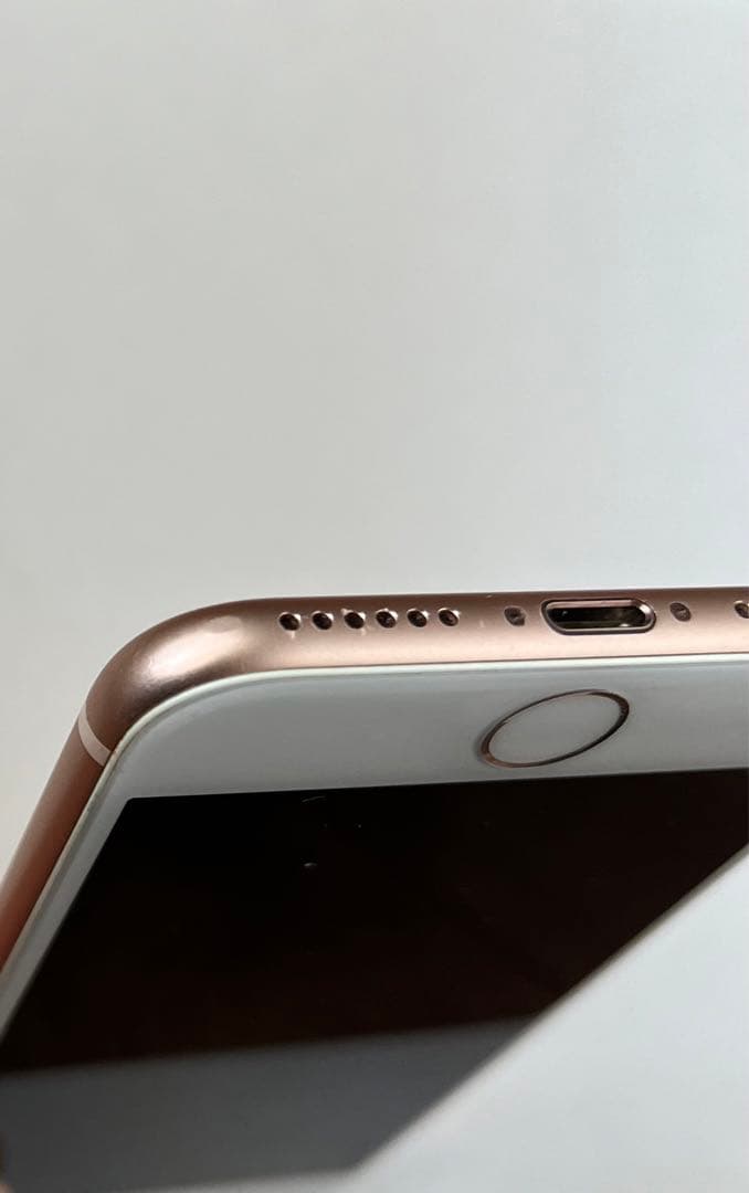 美品Apple iPhone 8 ゴールド 64GB