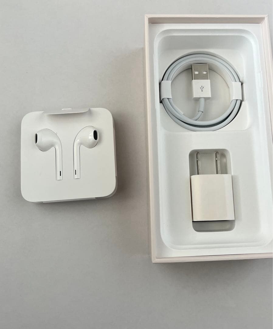 美品Apple iPhone 8 ゴールド 64GB