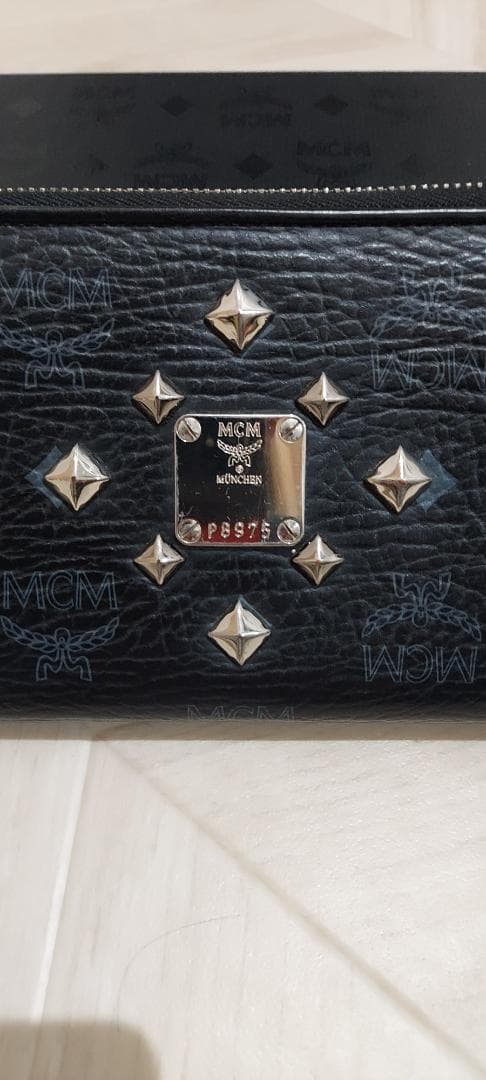 MCM スタッズレザー長財布