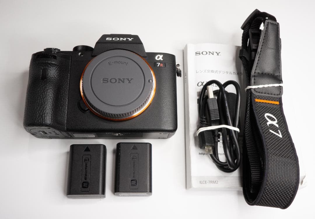 SONY・α７RⅡ・ボディ★動作順調で使用感少★純正バッテリー２個など付属