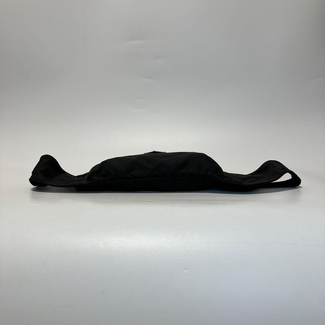 m46【美品】プラダ　三角ロゴ　ナイロン　ブラック　ウエストポーチボディバッグ.