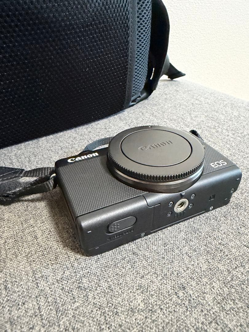 Canon EOS M100 ミラーレスカメラ 2本レンズ付き 即日発送可