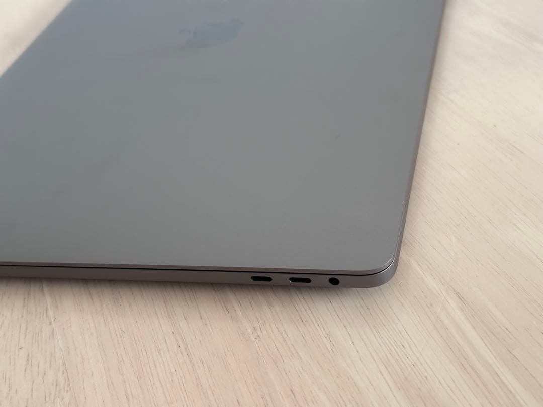 極美品！MacBook Pro (16-inch, 2019) i9•1TB