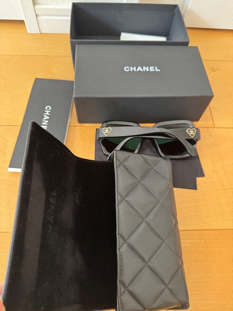 美品CHANEL CH5479/C501S4 シャネルハート ブラックサングラス
