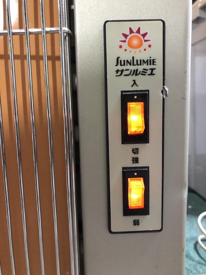 Y♢288 サンルミエ キュート 遠赤外線暖房機 E800LS