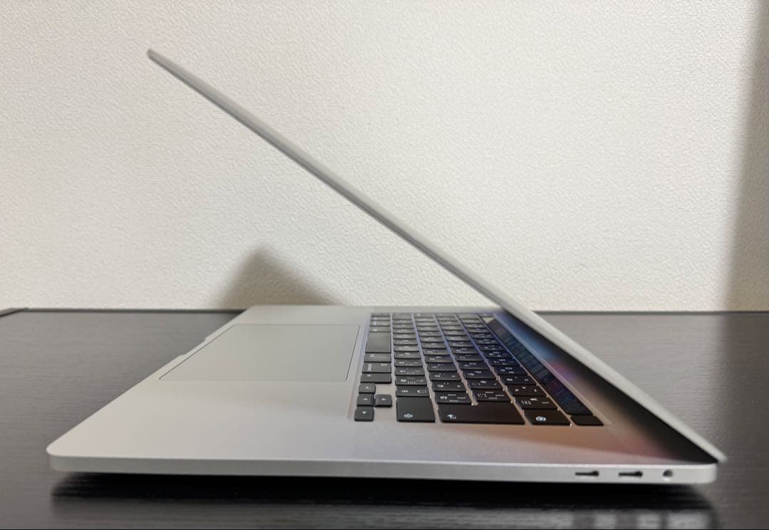 MacBookPro i9 32GB 1TB 充放電56回 バッテリー85%