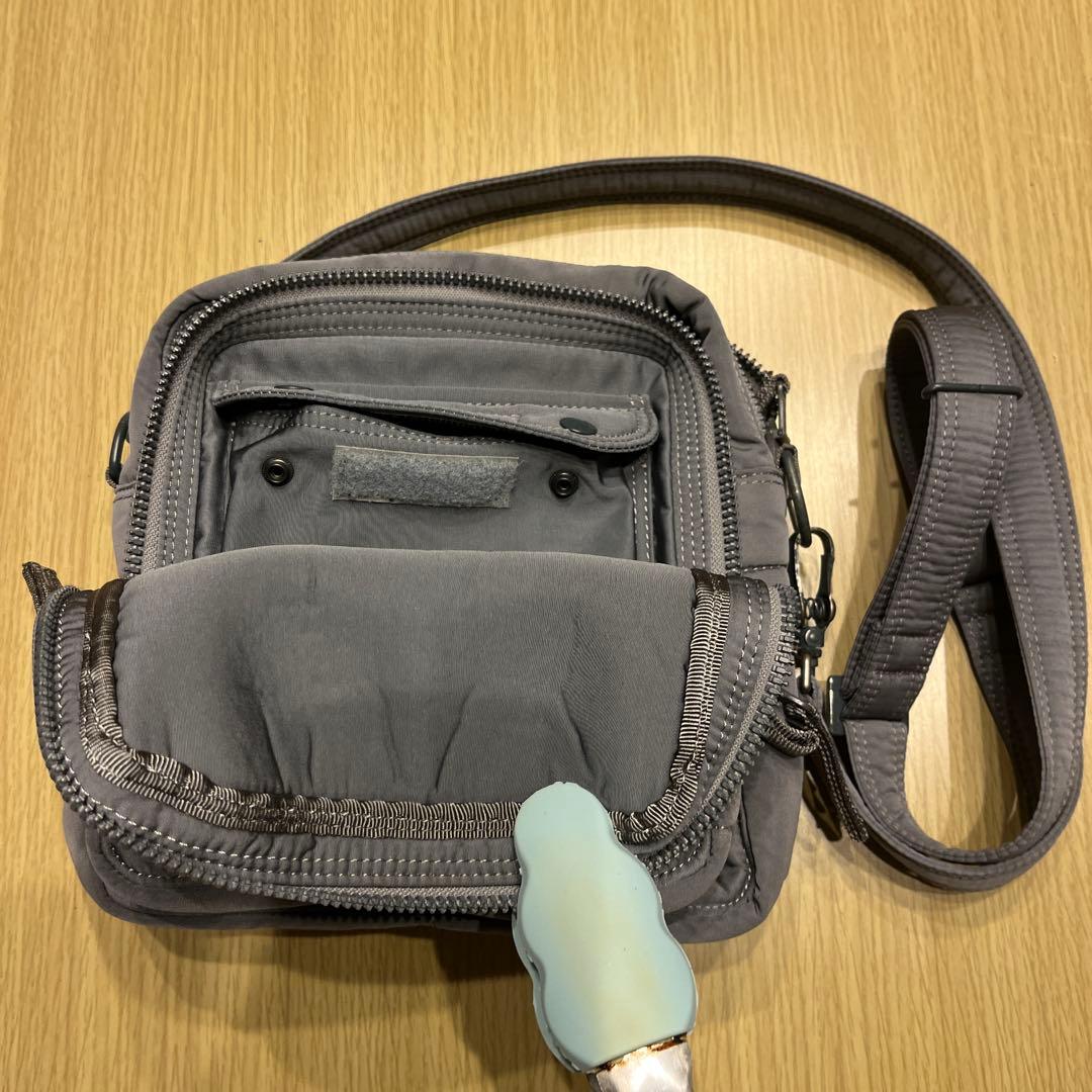 吉田カバンショルダーバッグ（サコッシュ）