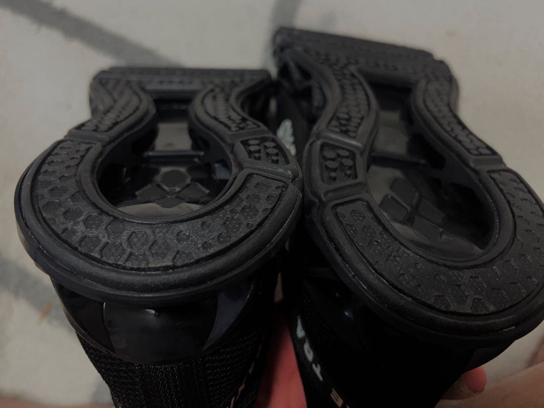 【新品】ビーアクシス バランスコアスニーカー4L（27.5-28cm）（箱無し）