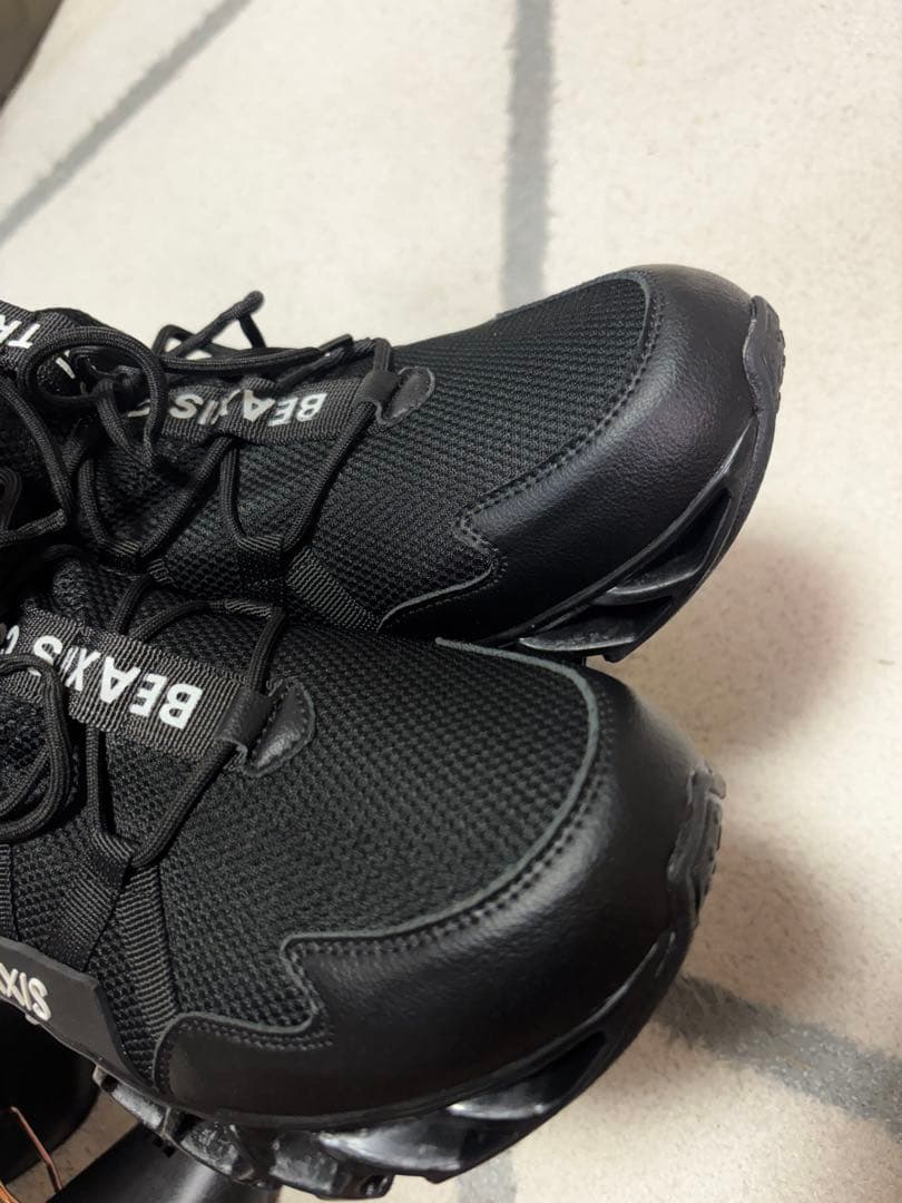 【新品】ビーアクシス バランスコアスニーカー4L（27.5-28cm）（箱無し）